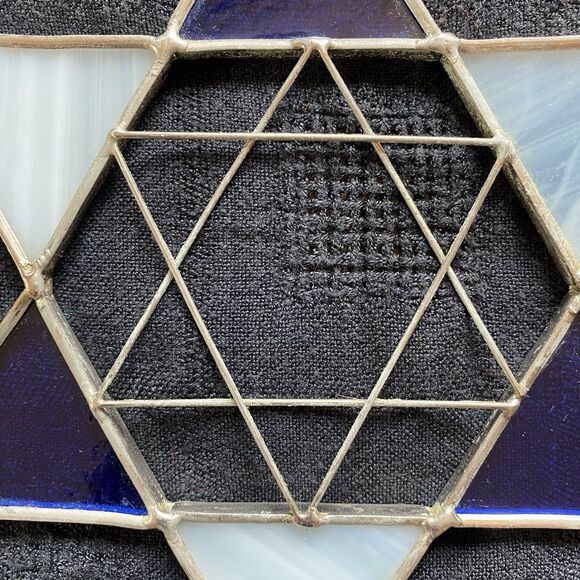 Vintage Star Of David Stained Glass Sun Catcher. 6.5” x 7.5”. - Picture 3 of 11
